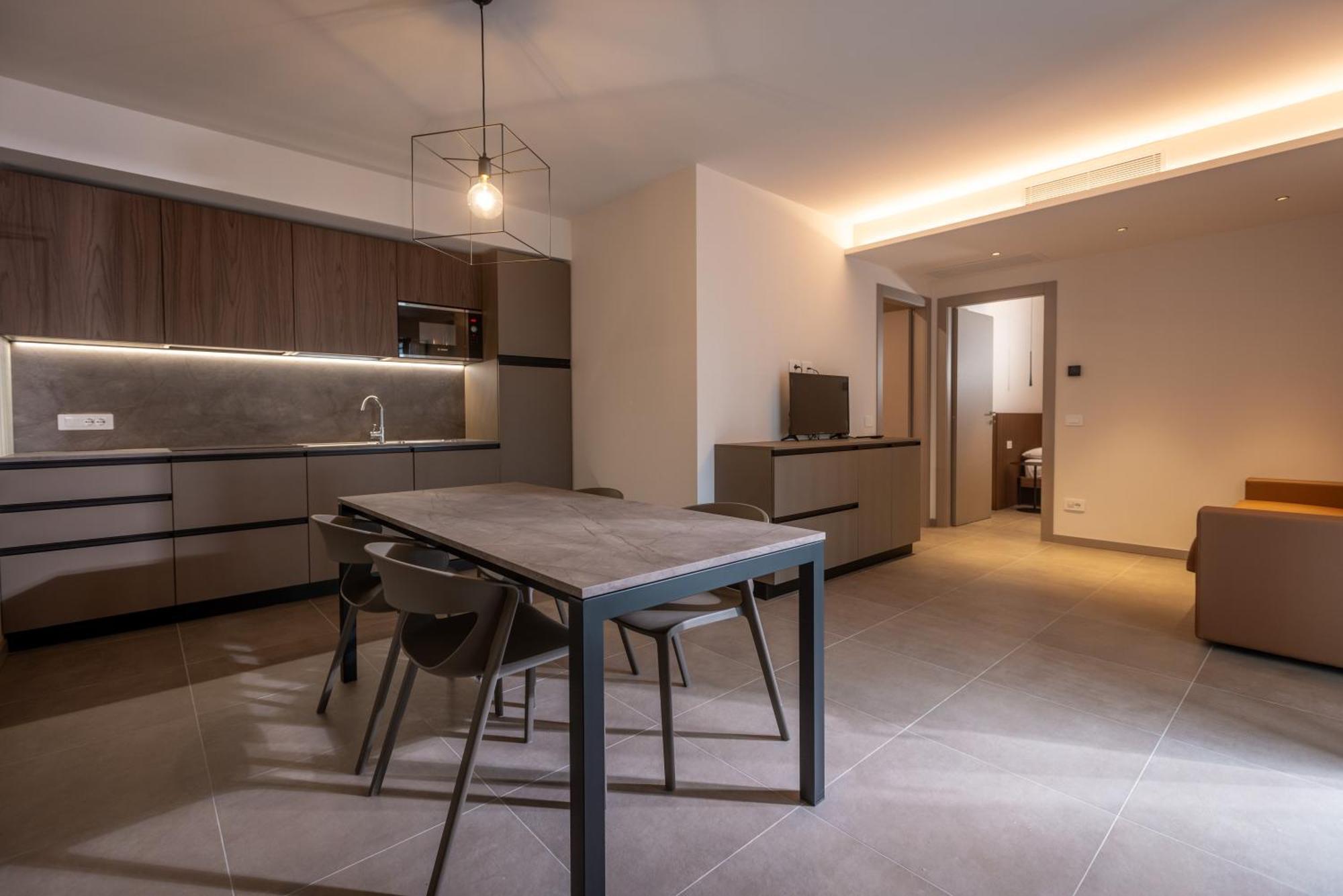Paradise Aparthotel 3*